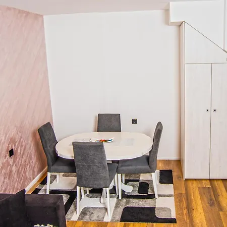 Tesic アパート ヴァリェヴォ